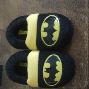 Box#0 NWT Batman slippers